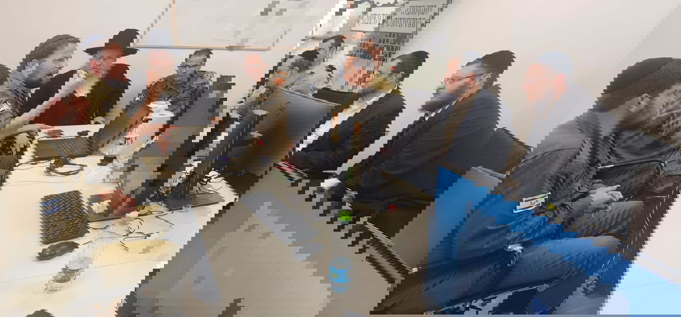 זופניק בכיכר • כל התמונות והנייעס של המלחמה