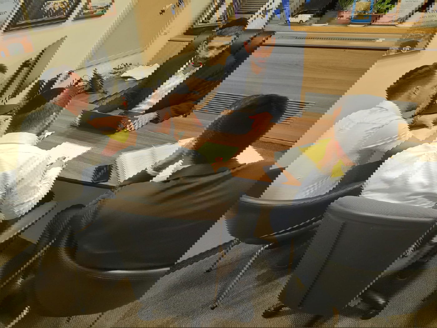 זופניק בכיכר • כל התמונות והנייעס של המלחמה