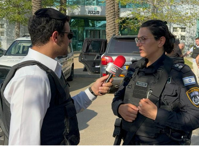 פקד בר מנשורי בריאיון לישי כהן