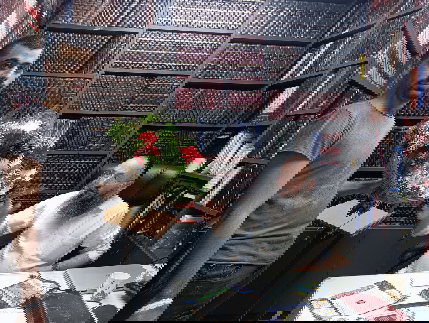 מרגש: התגייס למילואים ושלח פרחים לרב בנימין חותה - משדה הקרב