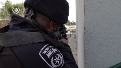 כך פועלים שוטרי יס"מ 'לנקות' את העיר שדרות | תיעוד