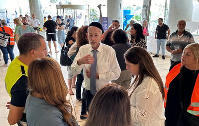 מקלב מבקר משפחות בים המלח בשבוע שעבר