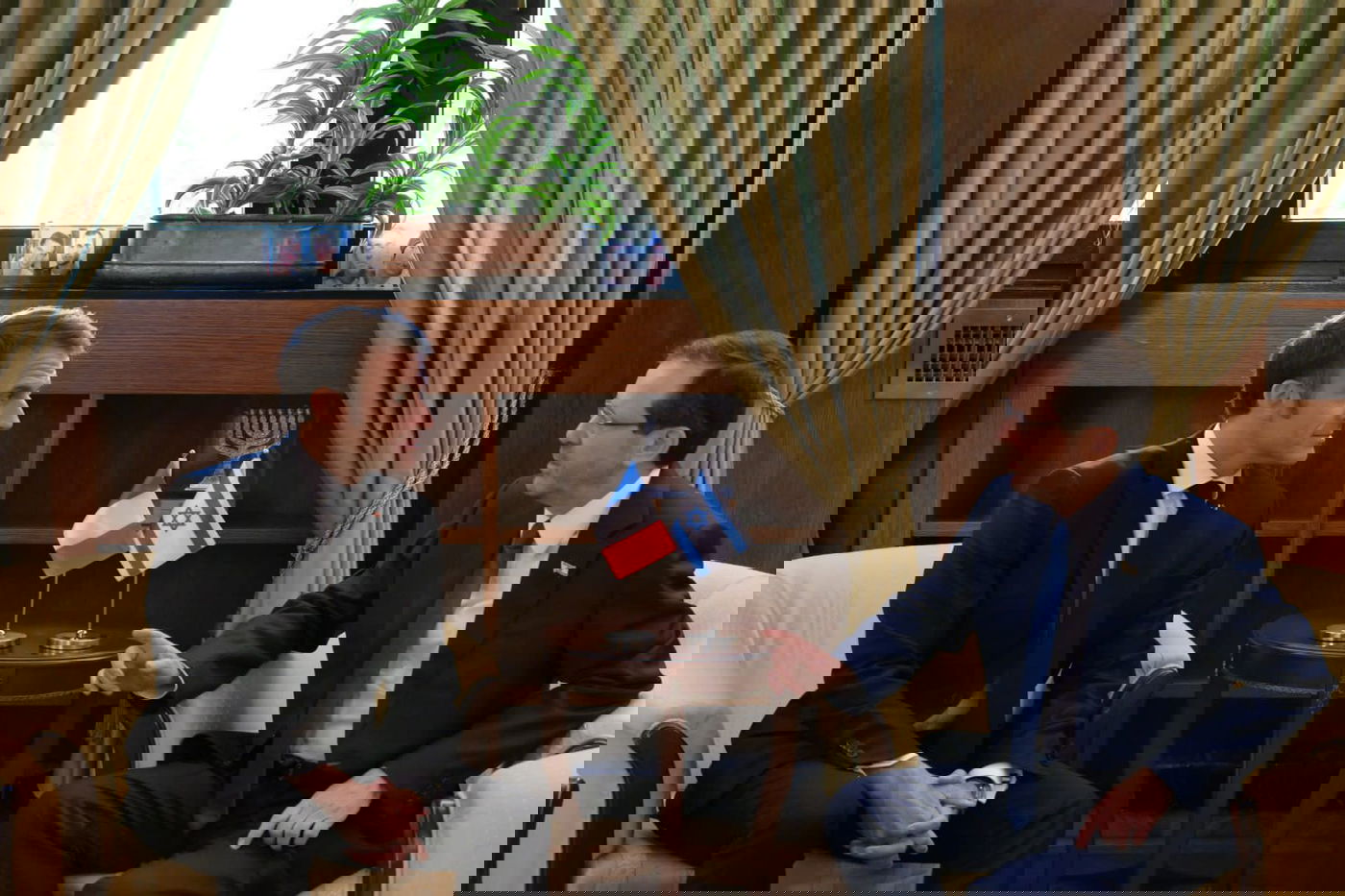 הפגישה בין מקרון להרצוג, כעת