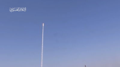 בחמאס מציגים: כך ירינו בטיל 'עיאש 250' עד אילת | צפו