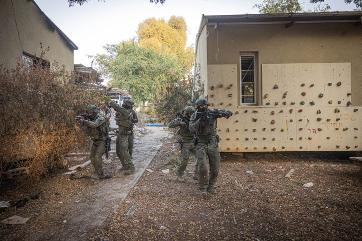 חיילי צה"ל בתחילת המלחמה בבארי