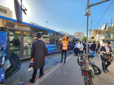 כוחות הצלה בזירת התאונה הקשה, הבוקר