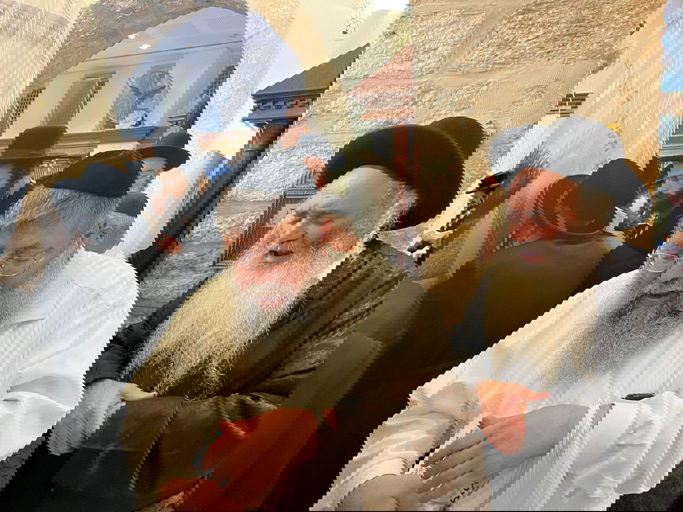 אביו של אורי דנינו שנחטף לעזה התפלל בקבר רחל עם האב ששיכל את שני בניו באסון מירון