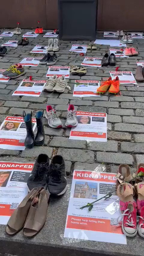 מיצג הנעליים בניו יורק 