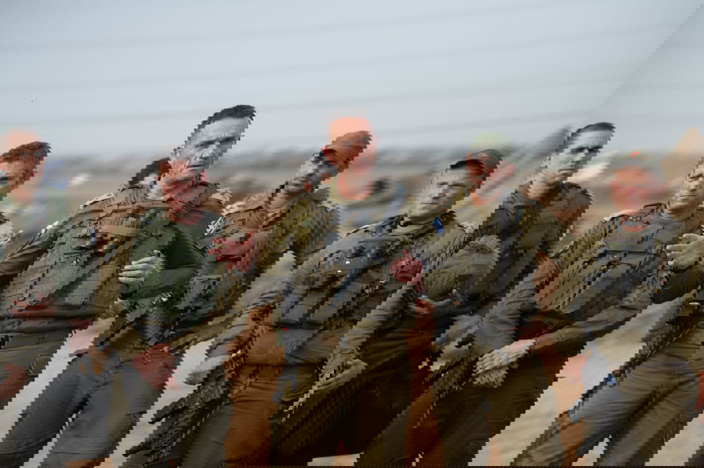 אביב כוכבי עם הלוחמים