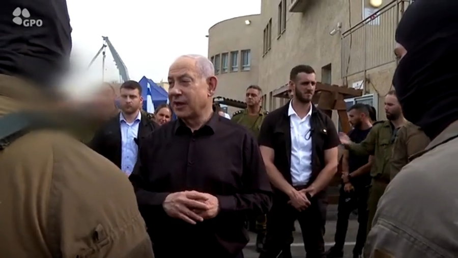 נתניהו עם לוחמי זרוע הים