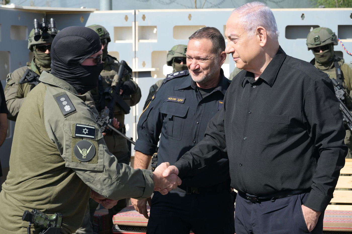 נתניהו עם לוחמי יחידה 33 "הגדעונים"