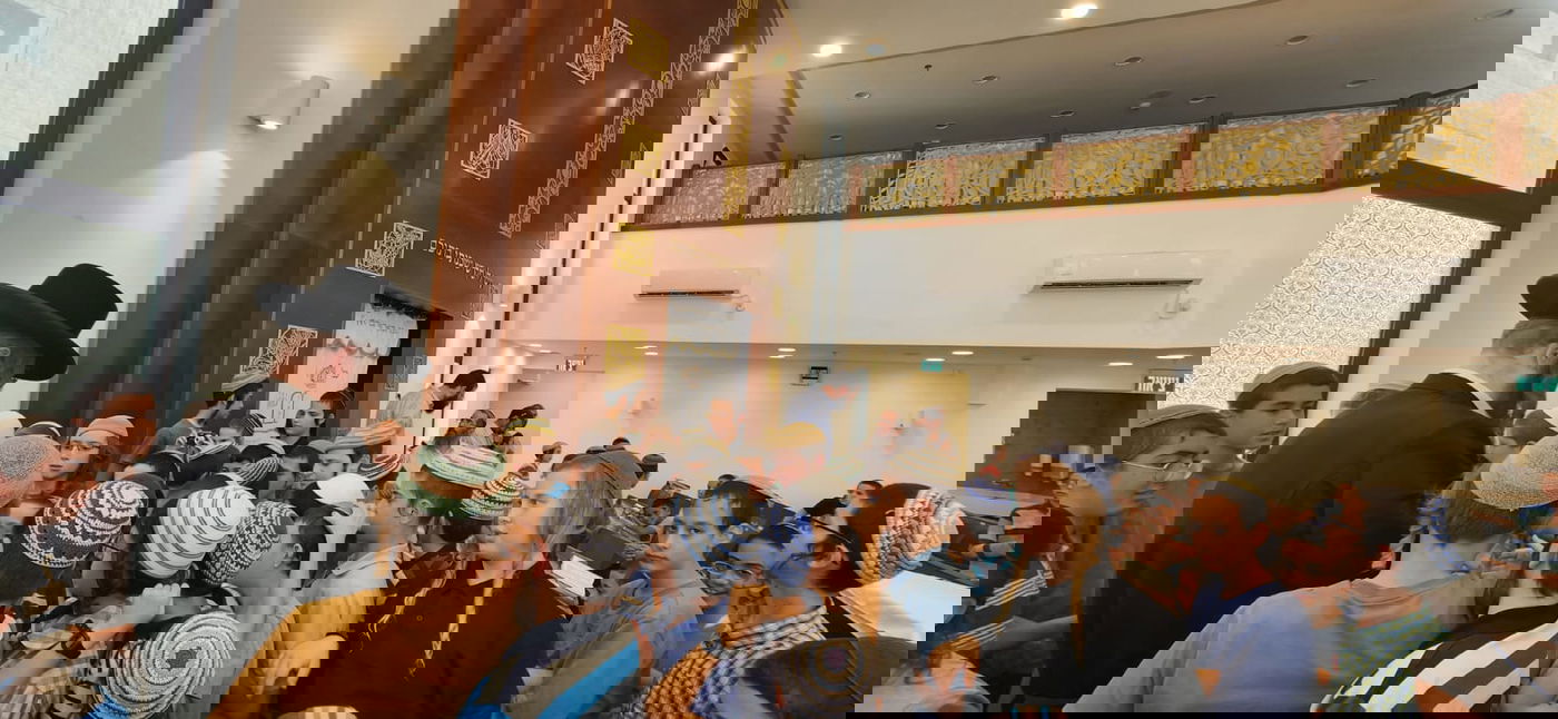 תיעוד מרגש: הילדים בתפילה למען ההורים שלהם בחזית