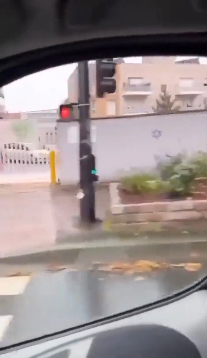 מבנים שהושחתו בסמל מגן-דוד