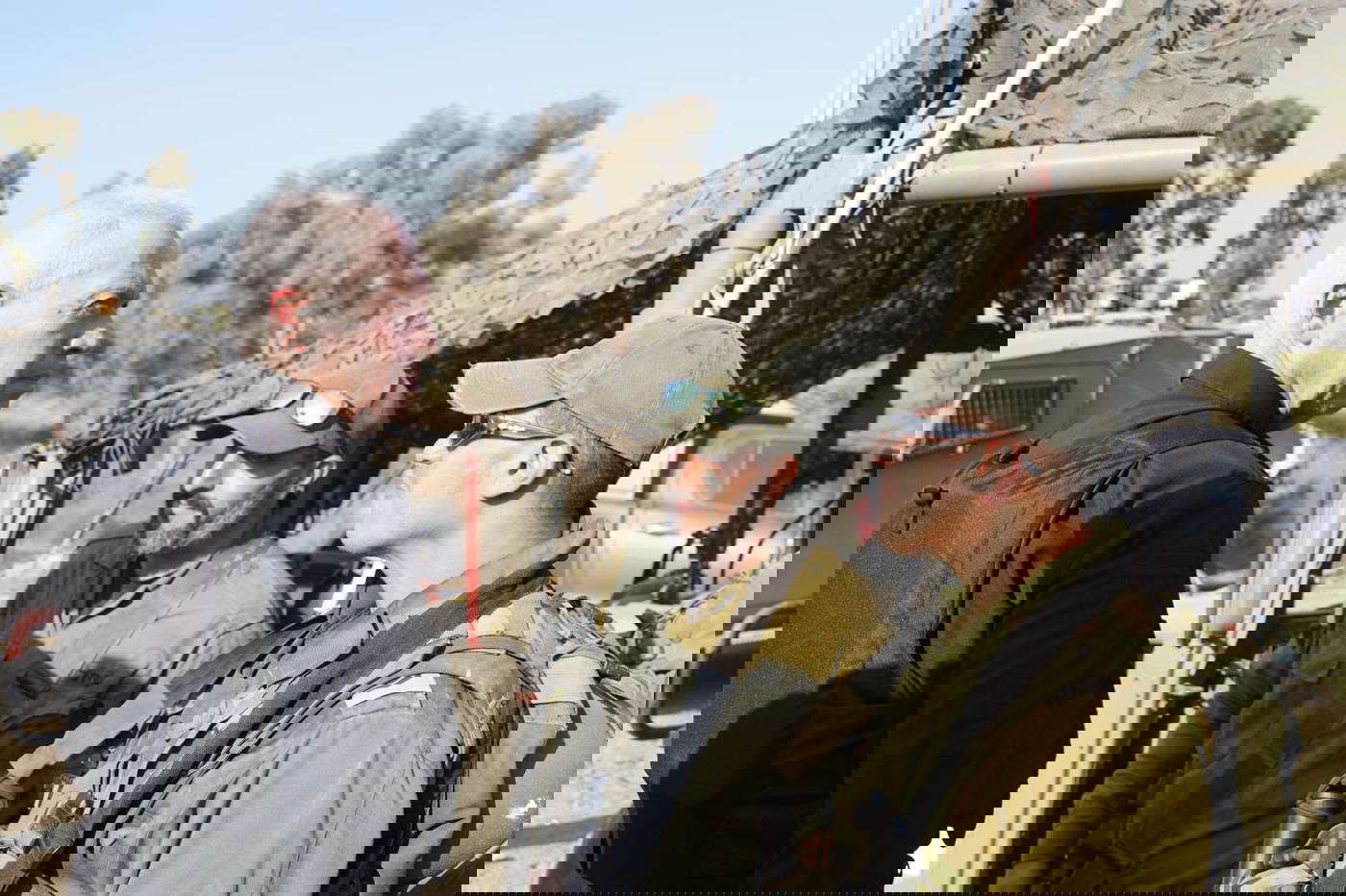 שר הביטחון גלנט בגבול הרצועה