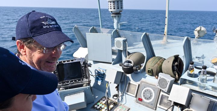 נשיא המדינה ביקר בחיל הים ופרגן ללוחמים: "אתם קולעים בול"