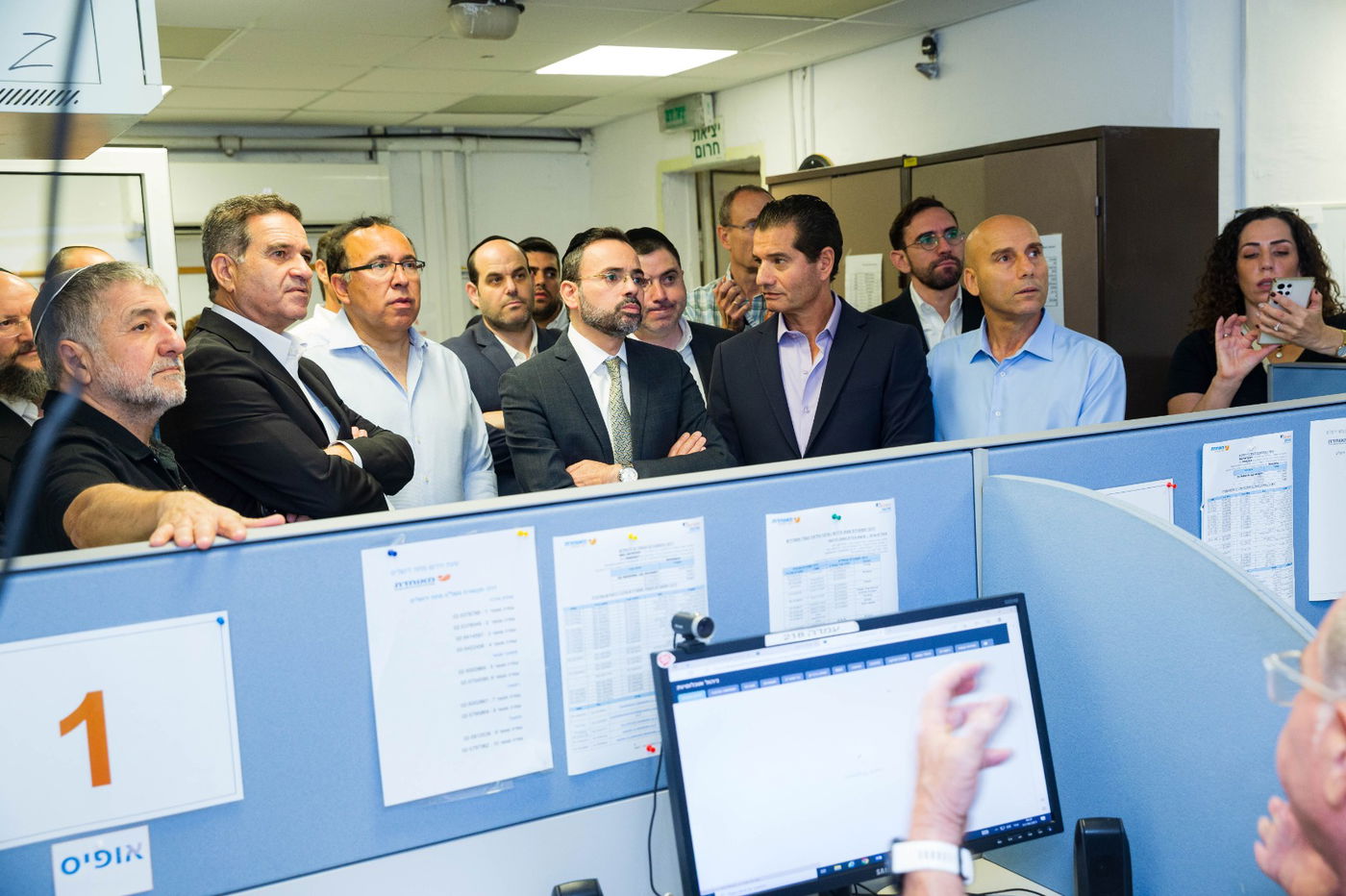 שר הבריאות הרב אוריאל בוסו בסיור מקיף במאוחדת מחוז ירושלים.