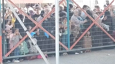 אזרחי הרצועה במעבר