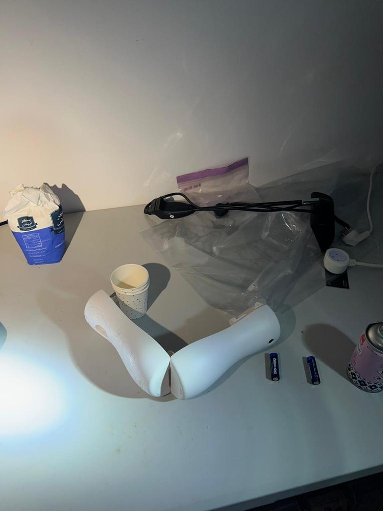 תיעוד מהפריטים שנמצאו ע״י המשטרה והשב״כ בחודש שעבר