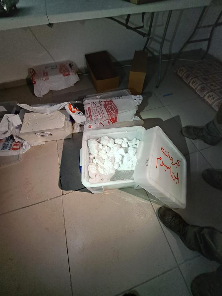 תיעוד מהפריטים שנמצאו ע״י המשטרה והשב״כ בחודש שעבר