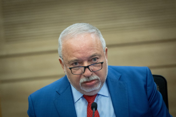 ליברמן מציג את ההתקפלות וממליץ: "תשמרו על שתיקה"