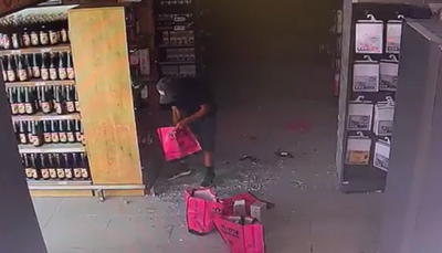 ארבעה חשודים נעצרו בשדרות; פרצו לבתי עסק וגנבו מונית