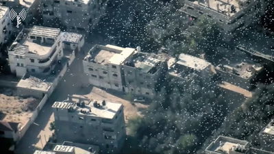 צפו: כשמאות אלפי פתקים מצה"ל מונחתים על צפון עזה