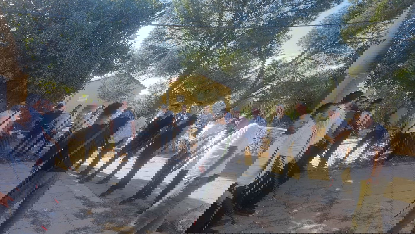 חרדים עם הנשק במעלה עמוס