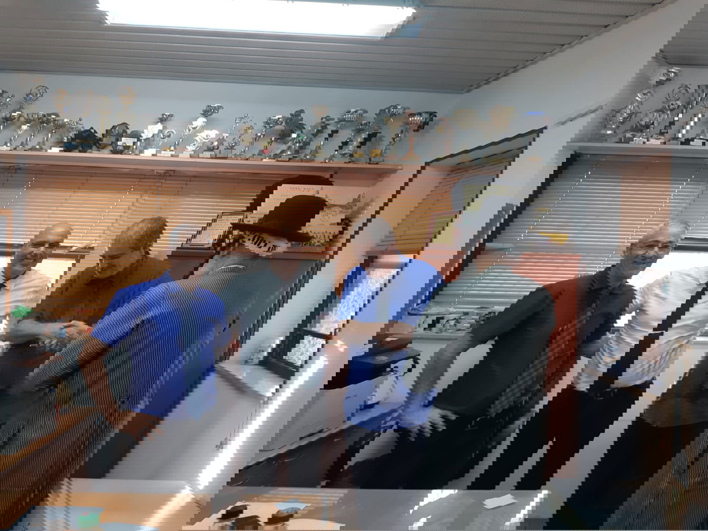 היה לי חשש שאחד הנוסעים שלח ידו בשקית ושוב לא אזכה לקבלה חזרה