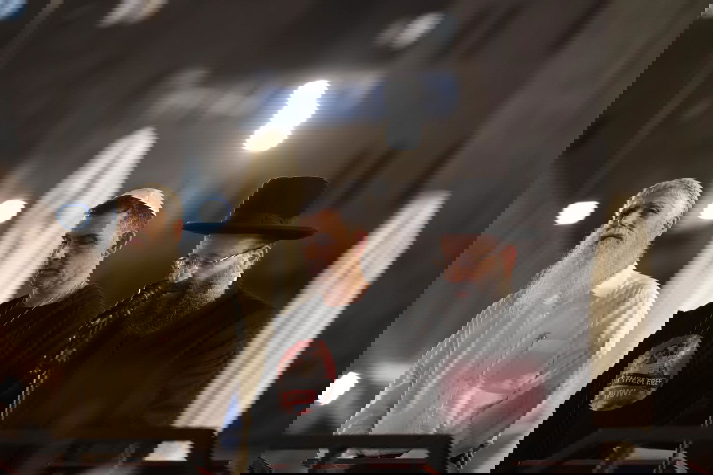 רב הכותל בתפילה לשלום החטופים