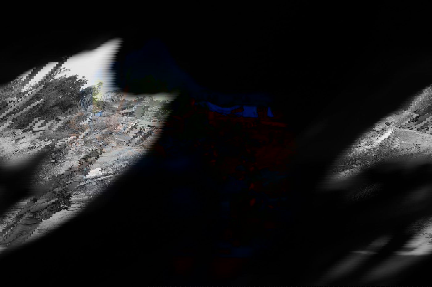 פירי מנהרות ליד הגלגל הענק בפארק | זה מה שחשפו הלוחמים; צפו