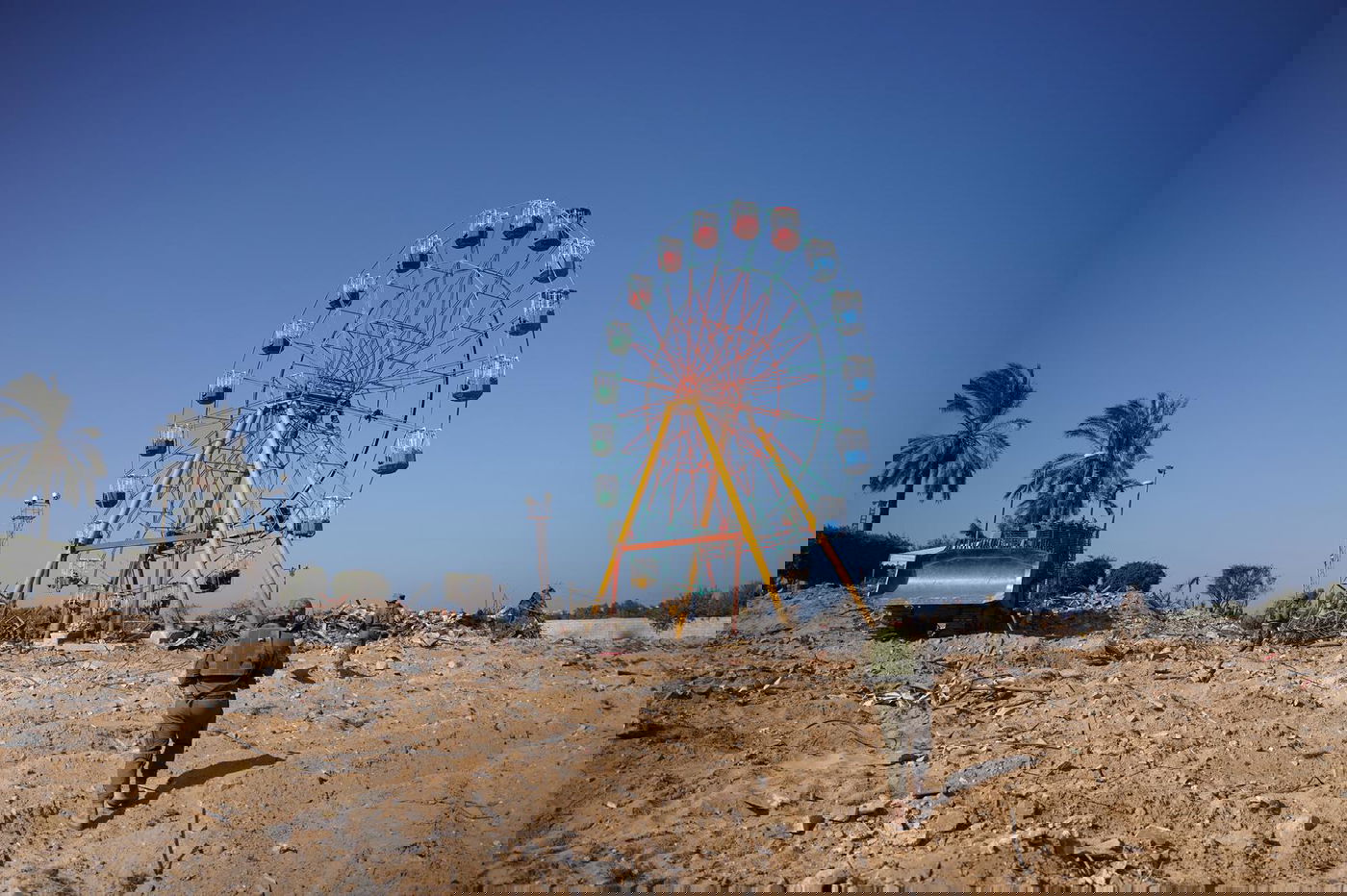 פירי מנהרות ליד הגלגל הענק בפארק | זה מה שחשפו הלוחמים; צפו