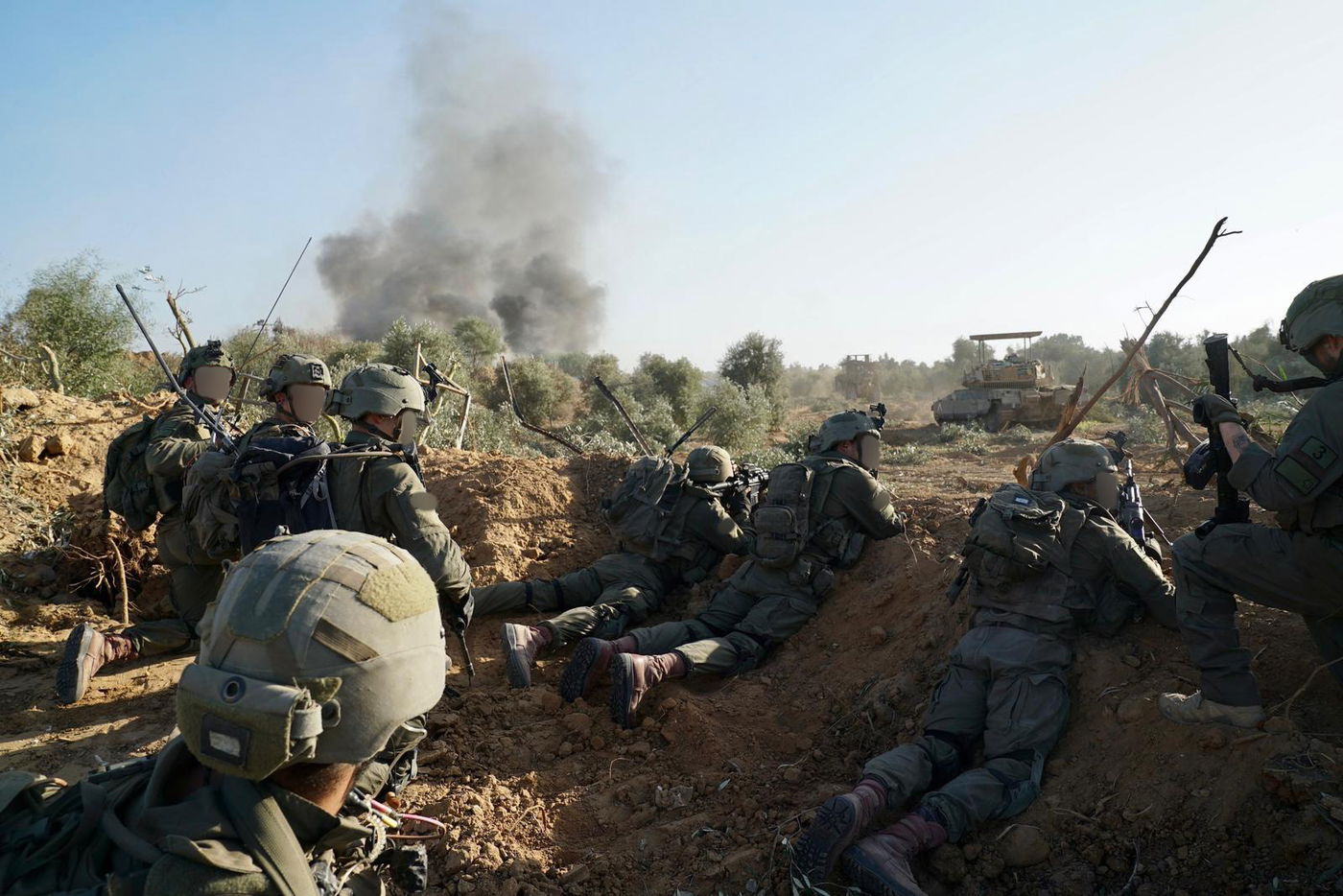 פירי מנהרות ליד הגלגל הענק בפארק | זה מה שחשפו הלוחמים; צפו