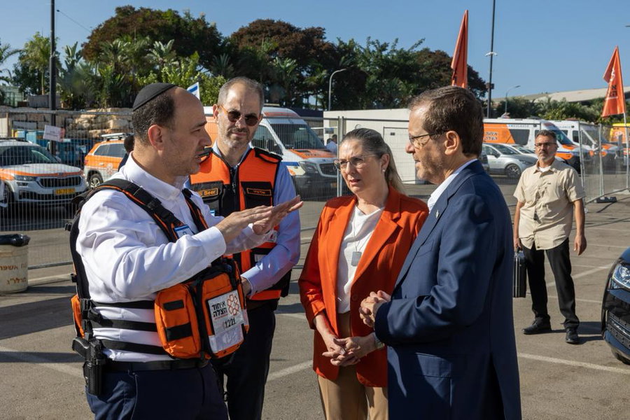 הנשיא בביקור באיחוד הצלה