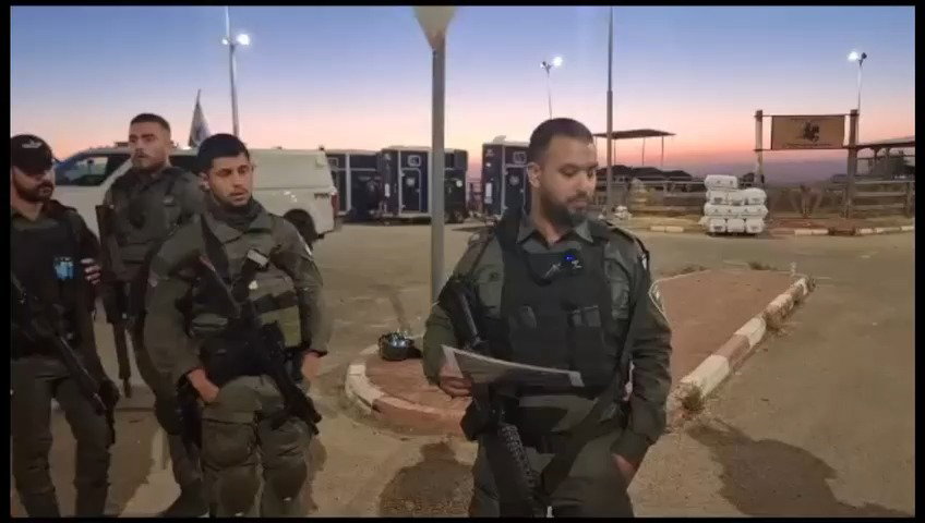 תדרוך הכוחות טרם מבצע הריסת בית המחבל לפנות בוקר