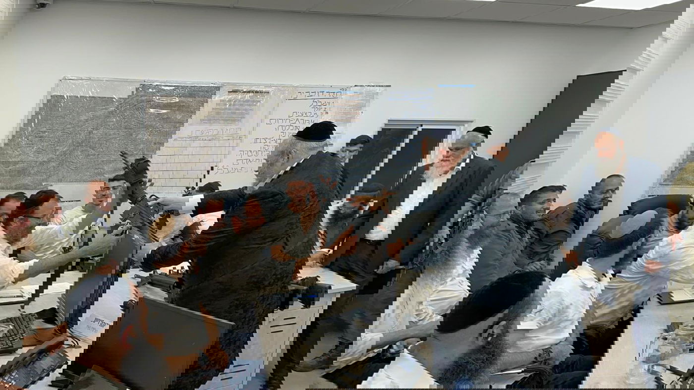 רה"ע בחלוקת נשקים ליוצאי צבא