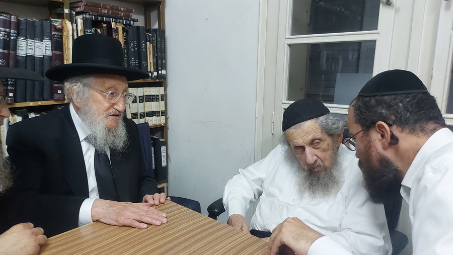 הגר"א לוי בהתייעצות עם הגר"ד לנדו