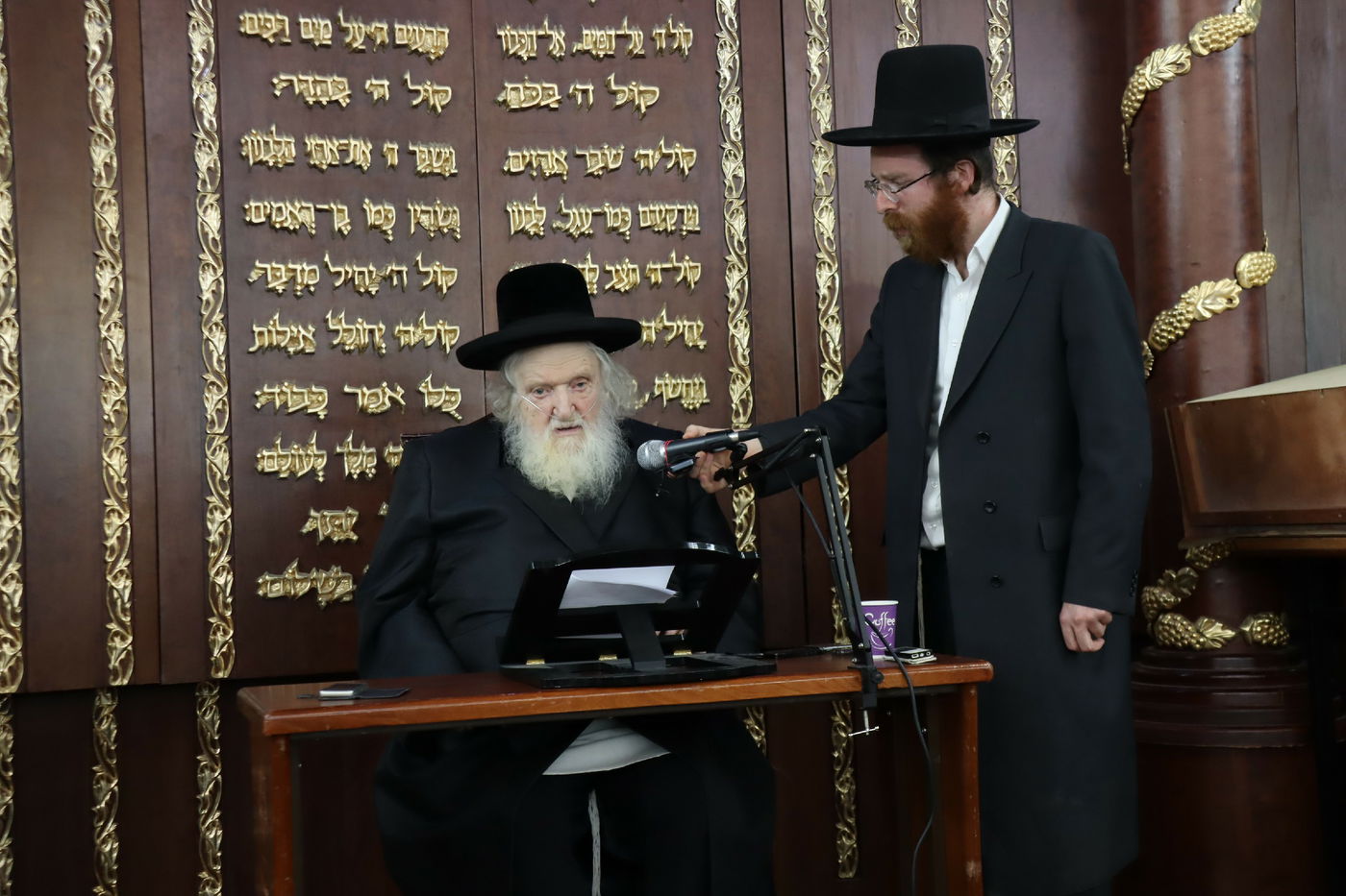 הגר"מ שטרנבוך בקריאה נוקבת: להשיב מלחמה בליל שבת