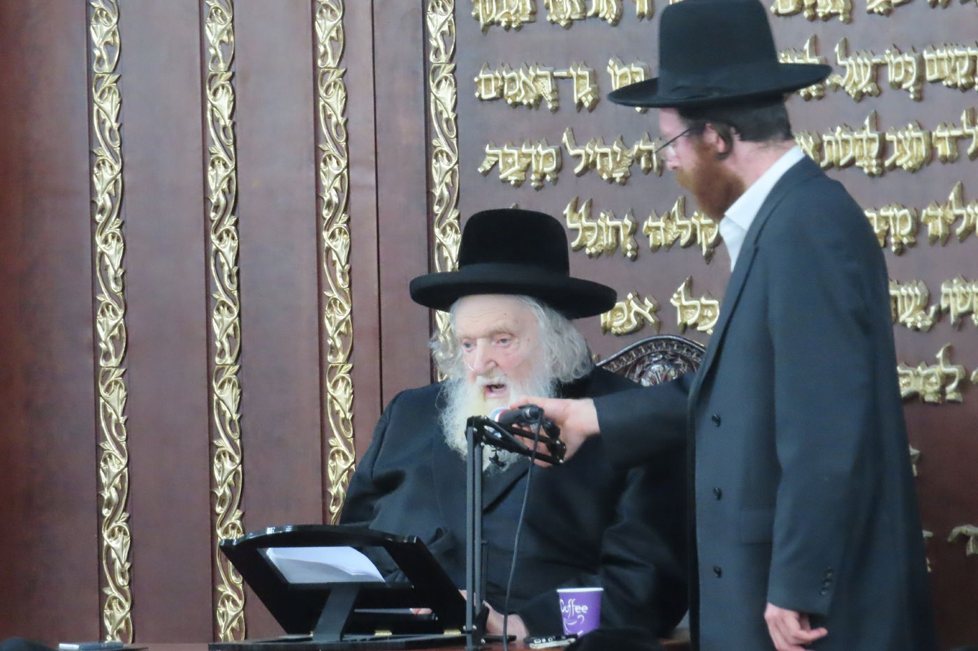 הגר"מ שטרנבוך בקריאה נוקבת: להשיב מלחמה בליל שבת