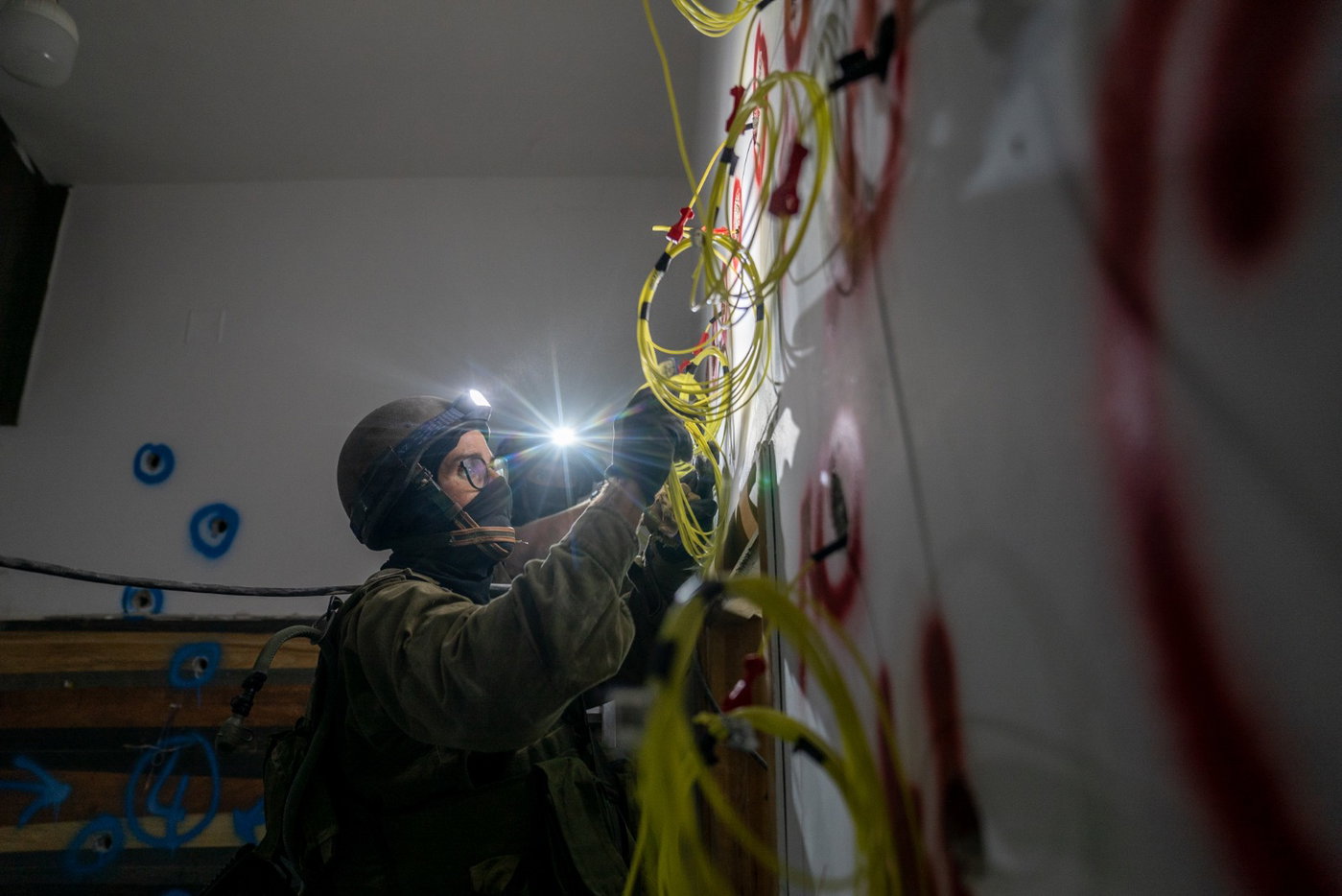 צה"ל הרס בתי שני מחבלים ועצר עשרות מבוקשים ביו"ש