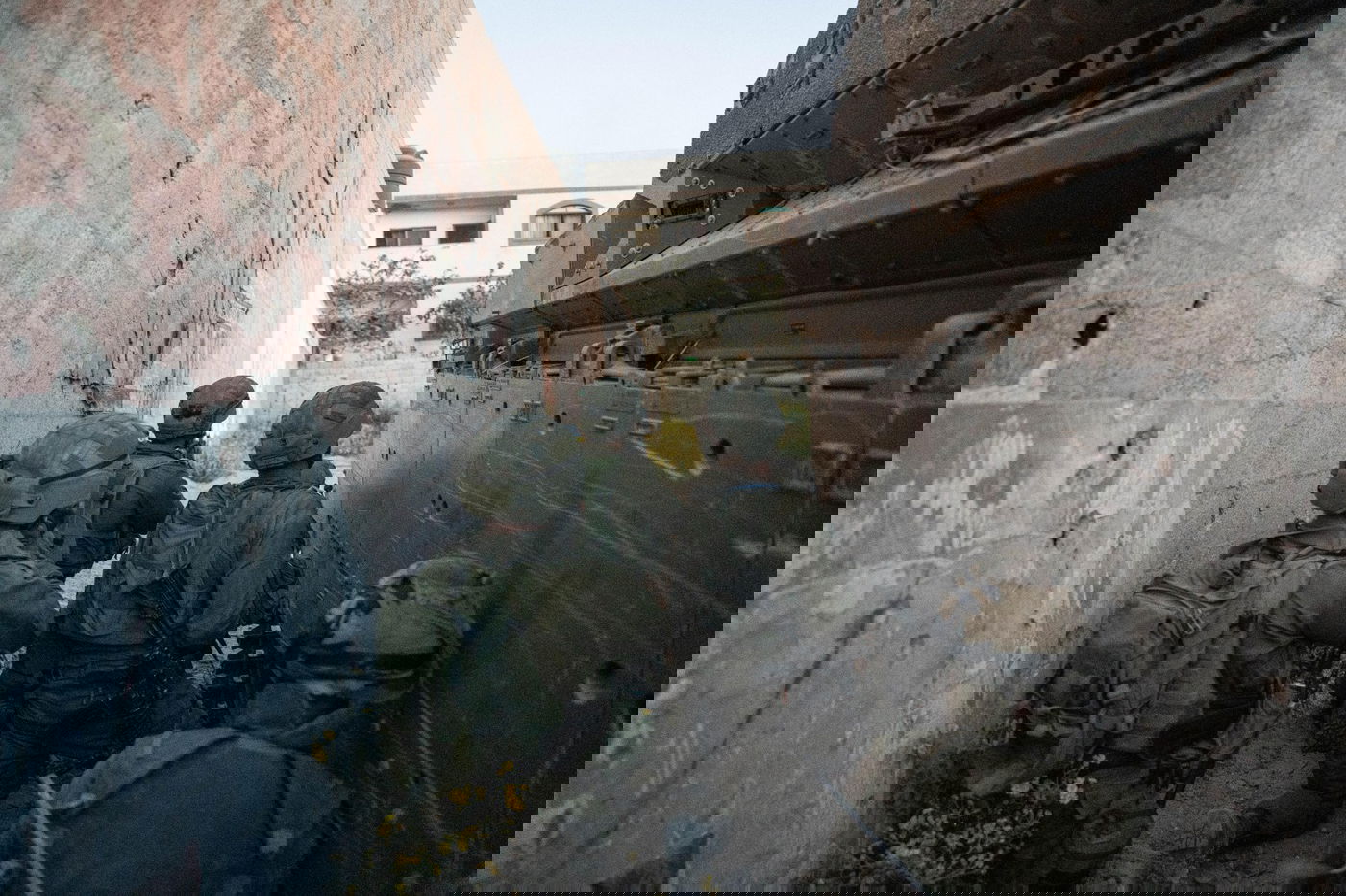 תיעוד מיוחד: לוחמי צה"ל בלחימה בעומק רצועת עזה. צפו