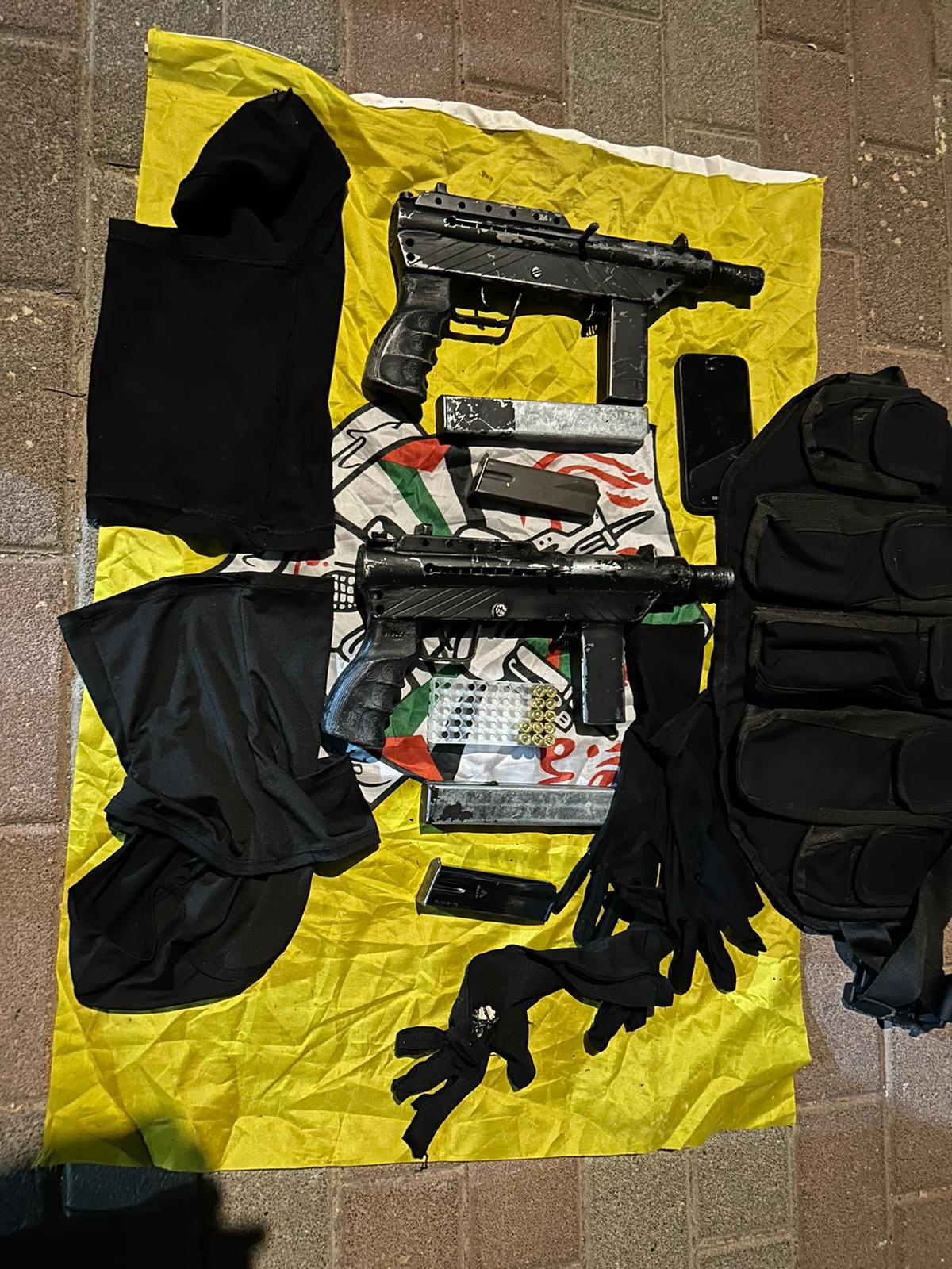 חלק מהאמצעים שנתפסו ביו"ש, הלילה