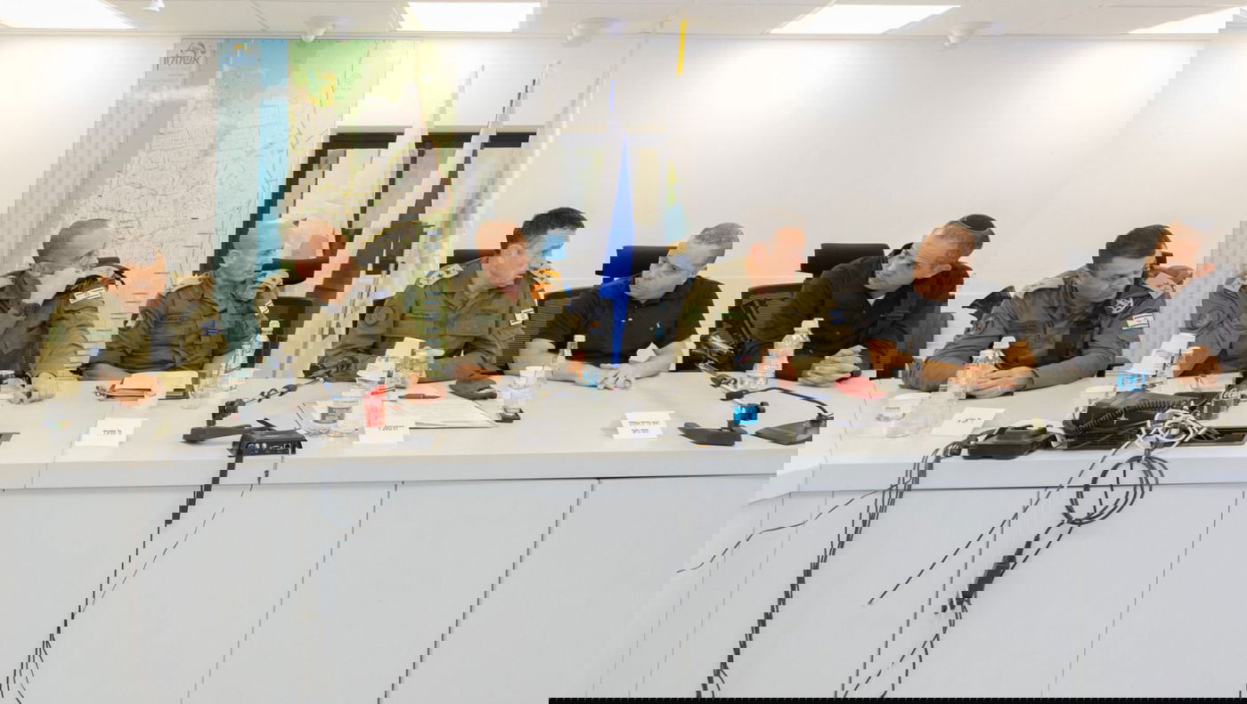 הרמטכ"ל בפגישה, היום