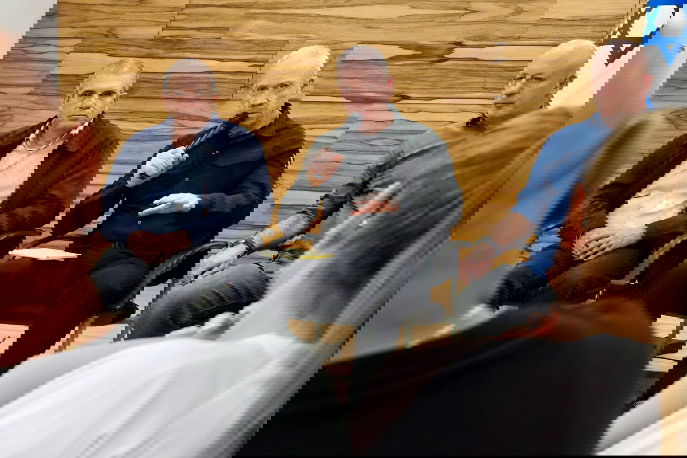 גלנט וגל הירש, הערב