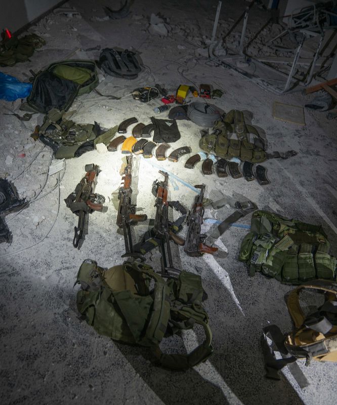 נחשף פיר מנהרה במסגד; צה"ל ממשיך להשמיד את חמאס 