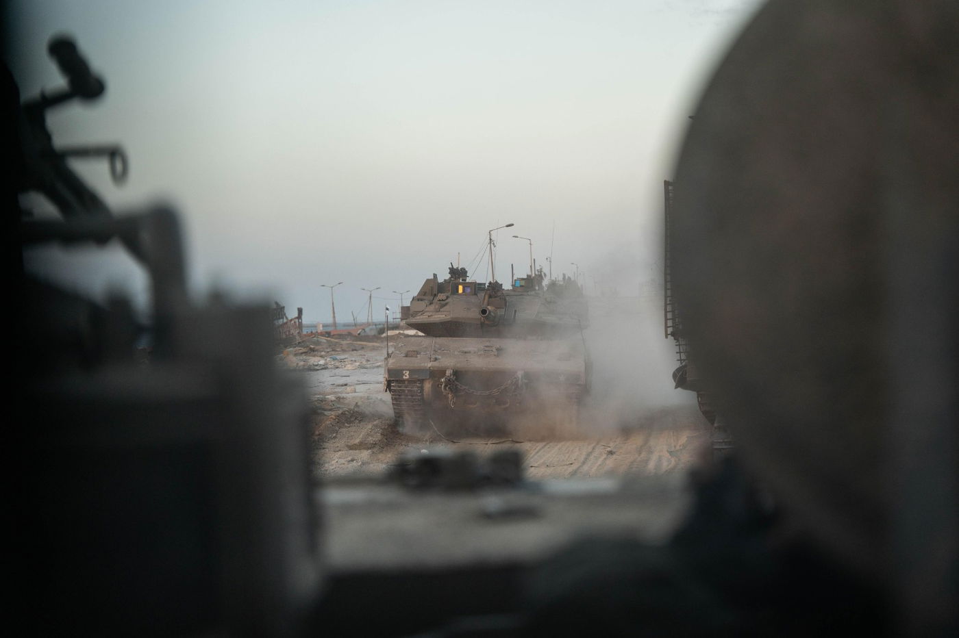 נחשף פיר מנהרה במסגד; צה"ל ממשיך להשמיד את חמאס 