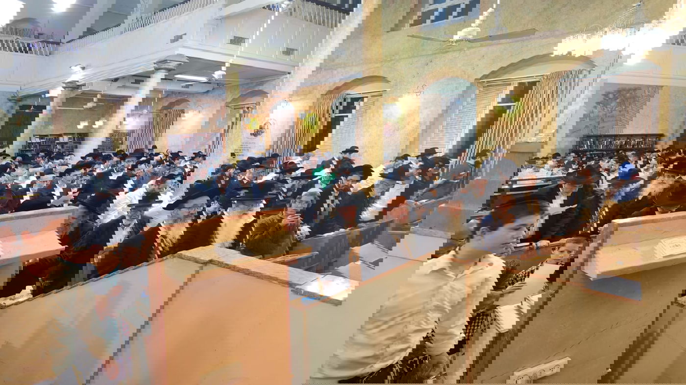 עצרת התפילה ההמונית בפתח תקווה