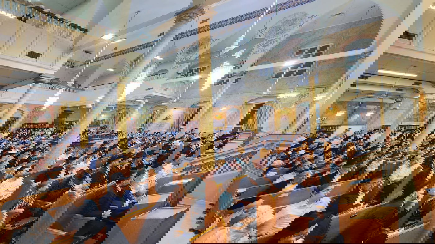 עצרת התפילה ההמונית בפתח תקווה