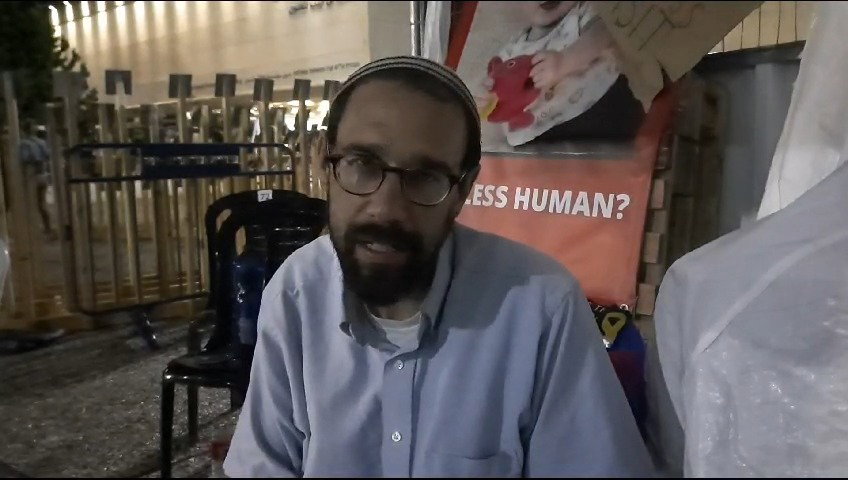 "עד שאין ביקור - אין הומניטרי" | אבידן בכיכר החטופים