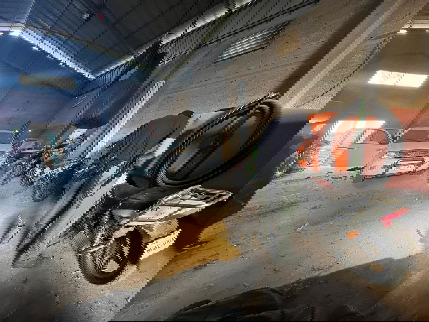 הרכב והאופנועים שנתפסו