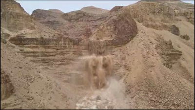 תיעוד מרענן: זרימות חריגות בנחל מזין בצפון ים המלח | צפו